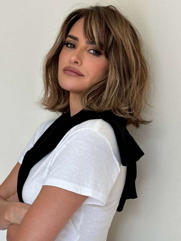 Η Πενέλοπε Κρουζ με bell bottom bob