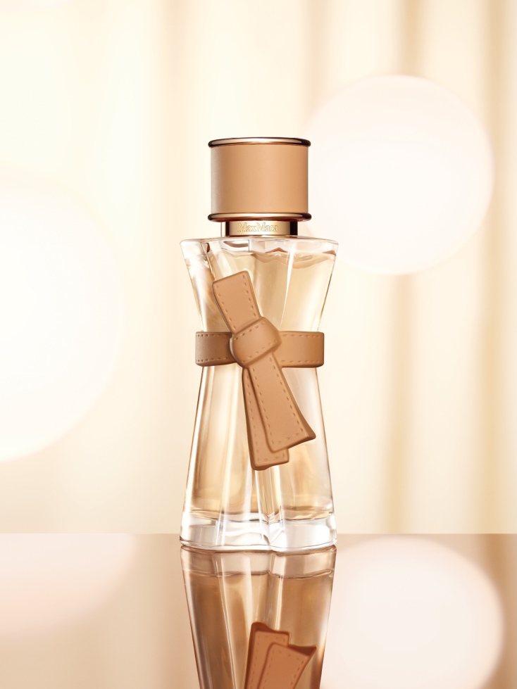 max_71453_le_parfum_xmas_creative_packshot_2026_no_language_rp_1500x2000_300dpi