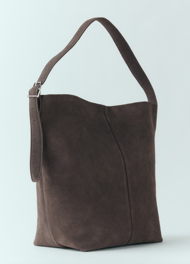 Suede τσάντες: Τα σχέδια που ξεχωρίσαμε στην αγορά