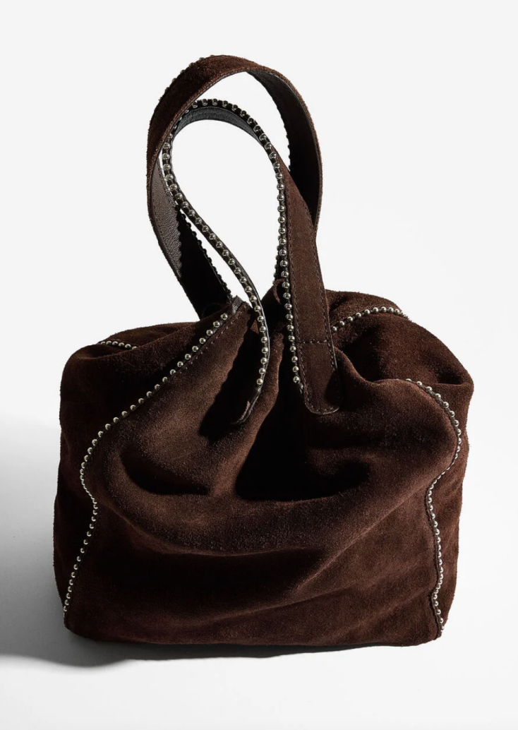 Suede τσάντες: Τα σχέδια που ξεχωρίσαμε στην αγορά