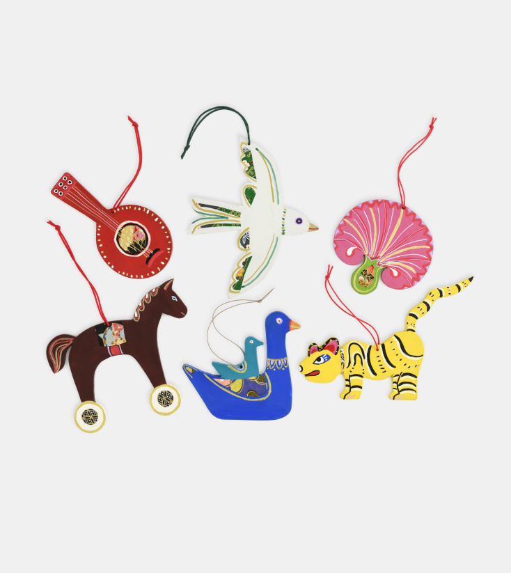 ΜΟΥΣΕΙΟ ΜΠΕΝΑΚΗ Χειροποίητο στολίδι από χαρτοπολτό. Μια δημιουργία της Σοφίας Δαϊσπύρου €16 το ένα