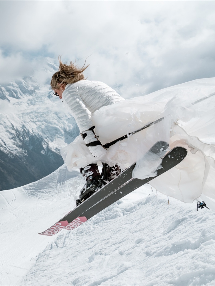 Ski wedding photo