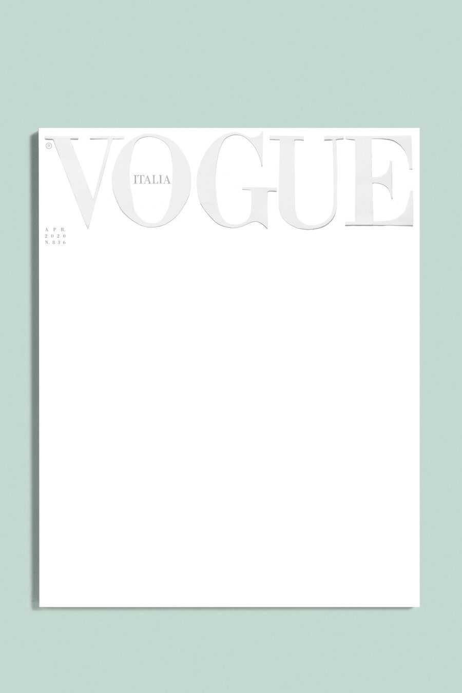 Η ιταλική Vogue επιλέγει ένα λευκό εξώφυλλο σαν σύμβολο νέας αρχής.