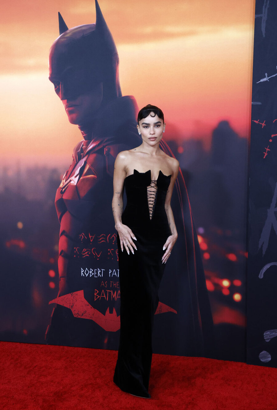 Η Ζόι Κράβιτζ με Oscar de la Renta στην πρεμιέρα της ταινίας "The Batman", 2022