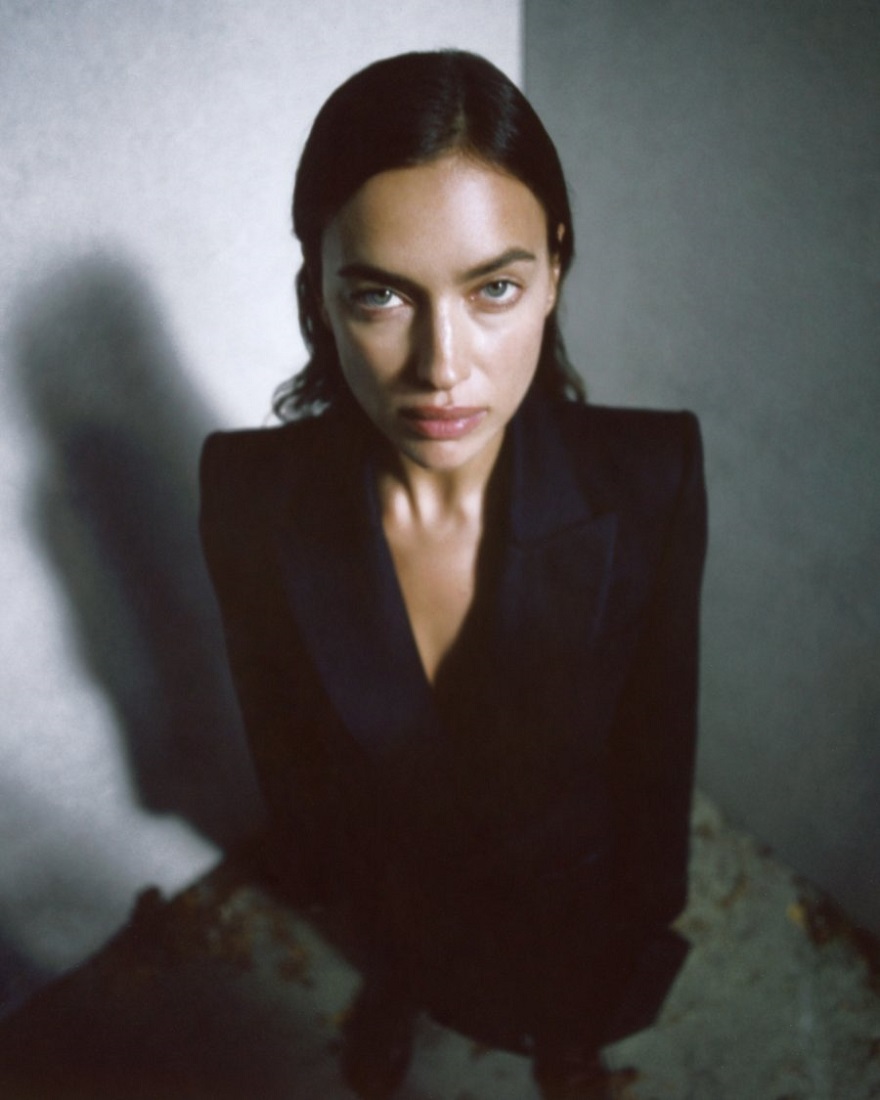 Το μοντέλο Irina Shayk στην παρουσίαση της συλλογής Khaite, Εβδομάδα Μόδας Νέας Υόρκης 2020