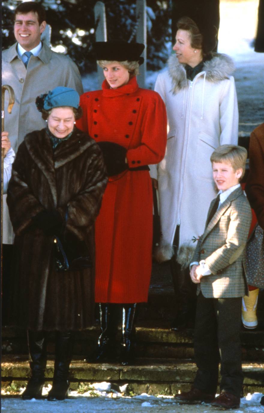 Η βασιλική οικογένεια μετά τη Λειτουργία την ημέρα των Χριστουγέννων (1985)