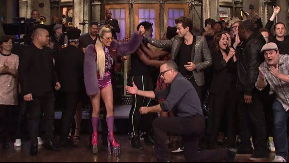 Πώς σας φαίνεται η Lady Gaga με Marc Jacobs;