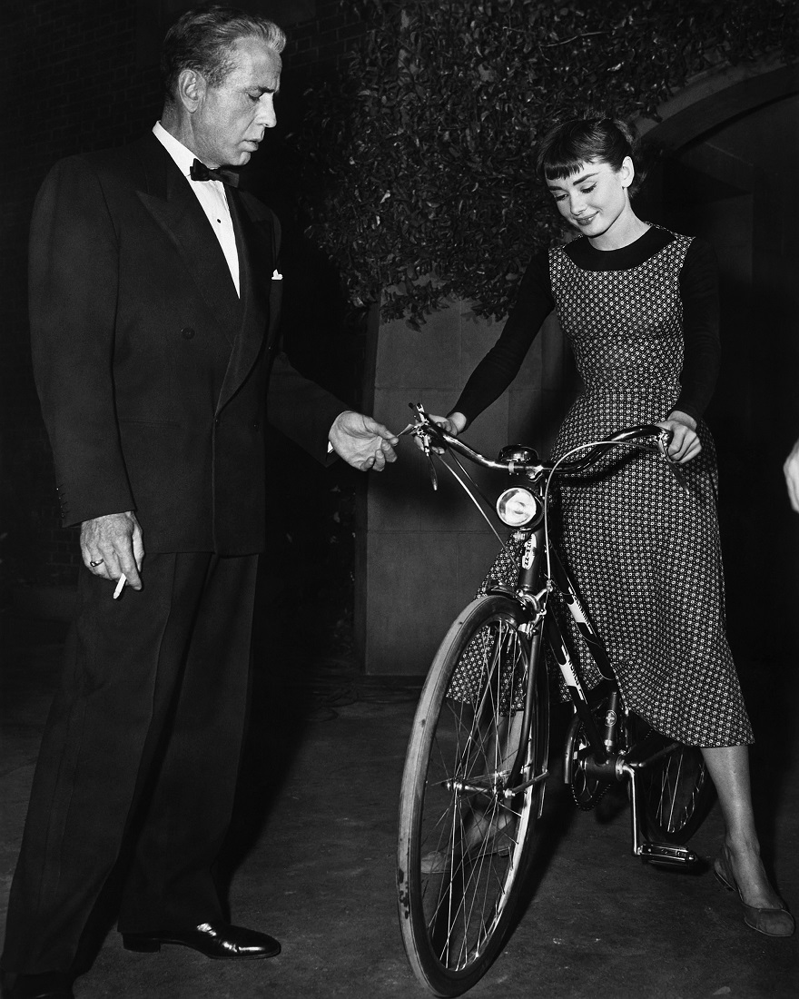 Η Audrey Hepburn με ποδήλατο