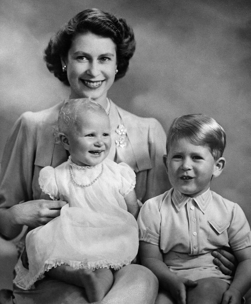 Πορτραίτο της βασίλισσας Ελισάβετ ΙΙ με τον πρίγκιπα Κάρολο και την πριγκίπισσα Άννα παιδιά, 1951