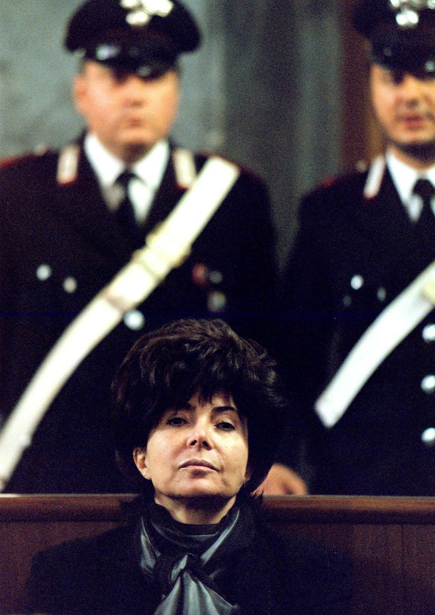 Η Πατρίτσια Ρετζιάνι, μία ημέρα πριν την καταδίκη της ως οργανώτρια της δολοφονίας του Μαουρίτσιο Γκούτσι, 1998. ©EPA PHOTO ANSA/FERRARO