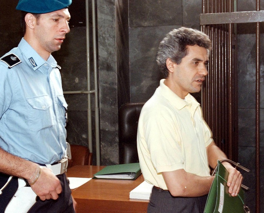 Ο εκτελεστής του Μαουρίτσιο Γκούτσι, Μπενεντέτο Τσεράουλο στη δίκη, 1997. ©EPA/ ANSA/DANIEL DAL ZENNARO/mp/kr